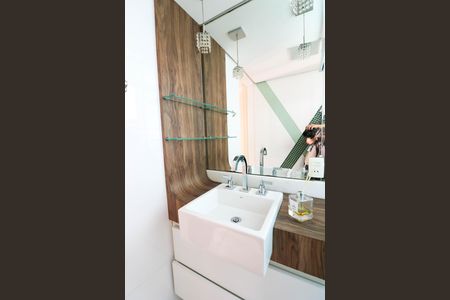 Apartamento à venda com 75m², 2 quartos e 2 vagas Apartamento à venda com 75m², 2 quartos e 2 vagasBanheiro da Suíte