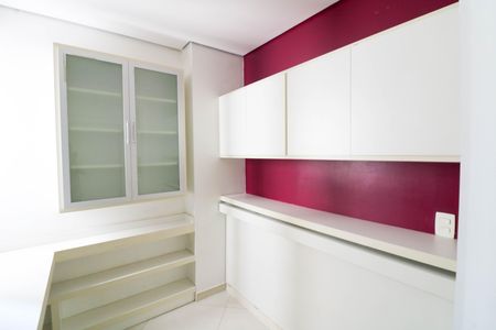 Apartamento à venda com 75m², 2 quartos e 2 vagas Apartamento à venda com 75m², 2 quartos e 2 vagasEscritório