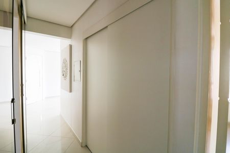 Apartamento à venda com 75m², 2 quartos e 2 vagas Apartamento à venda com 75m², 2 quartos e 2 vagasCorredor