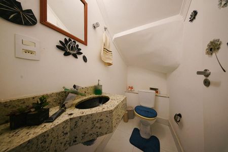 Casa à venda com 168m², 3 quartos e 2 vagas Casa à venda com 168m², 3 quartos e 2 vagasLavabo