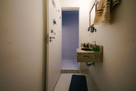 Casa à venda com 168m², 3 quartos e 2 vagas Casa à venda com 168m², 3 quartos e 2 vagasLavabo