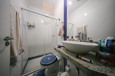 Casa à venda com 168m², 3 quartos e 2 vagas Casa à venda com 168m², 3 quartos e 2 vagasBanheiro