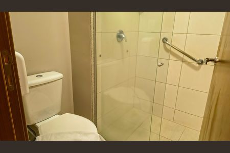 Banheiro  de kitnet/studio à venda com 1 quarto, 36m² em Vila Amaral, Belo Horizonte