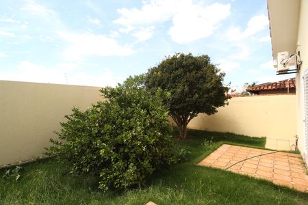 Casa para alugar com 297m², 3 quartos e 6 vagasJardim - Pomar