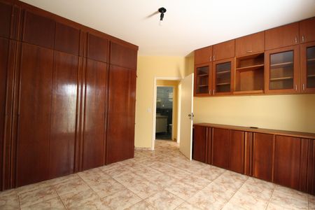 Casa para alugar com 297m², 3 quartos e 6 vagasQuarto 3 - Suíte