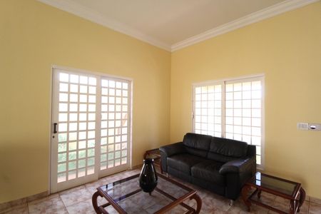Casa para alugar com 297m², 3 quartos e 6 vagasSala