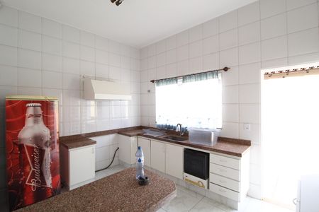 Casa para alugar com 297m², 3 quartos e 6 vagasCozinha