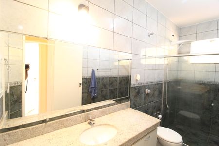 Casa para alugar com 297m², 3 quartos e 6 vagasBanheiro Social