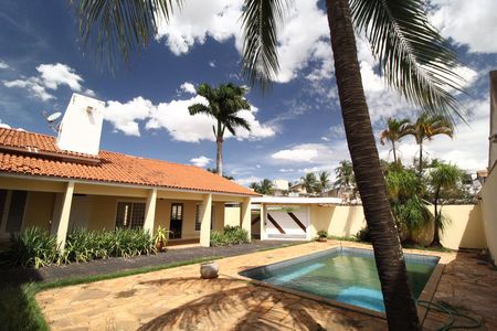 Casa para alugar com 297m², 3 quartos e 6 vagasPiscina