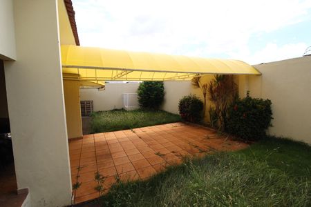 Casa para alugar com 297m², 3 quartos e 6 vagasJardim - Pomar