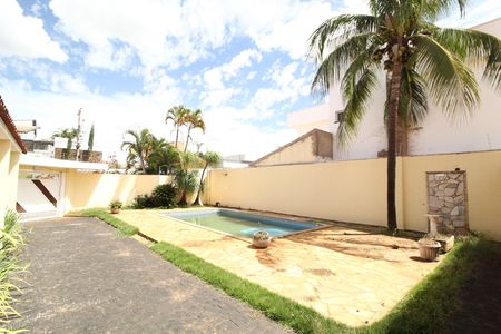 Casa para alugar com 297m², 3 quartos e 6 vagasPiscina