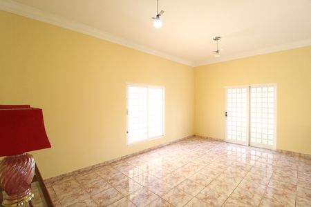 Casa para alugar com 297m², 3 quartos e 6 vagasSala