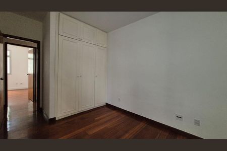 Quarto de apartamento para alugar com 3 quartos, 150m² em Buritis, Belo Horizonte