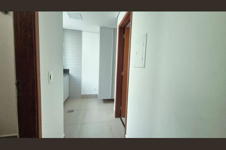 Corredor de apartamento para alugar com 3 quartos, 150m² em Buritis, Belo Horizonte