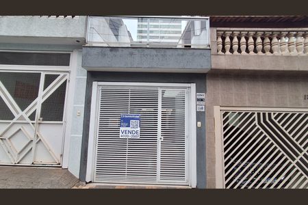 Casa à venda com 98m², 2 quartos e 1 vaga Casa à venda com 98m², 2 quartos e 1 vagaFachada