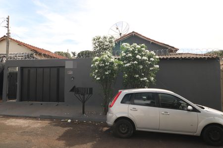 Casa para alugar com 150m², 3 quartos e 4 vagasFachada