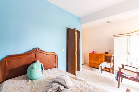 Casa à venda com 368m², 4 quartos e 10 vagas Casa à venda com 368m², 4 quartos e 10 vagasQuarto 4