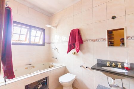 Casa à venda com 368m², 4 quartos e 10 vagas Casa à venda com 368m², 4 quartos e 10 vagasBanheiro 3