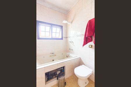 Casa à venda com 368m², 4 quartos e 10 vagas Casa à venda com 368m², 4 quartos e 10 vagasBanheiro 3