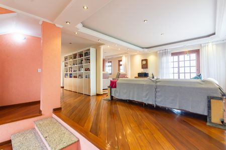 Casa à venda com 368m², 4 quartos e 10 vagas Casa à venda com 368m², 4 quartos e 10 vagasSala