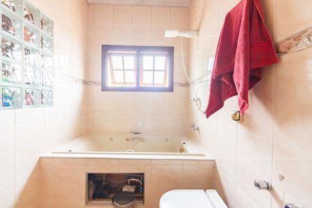 Casa à venda com 368m², 4 quartos e 10 vagas Casa à venda com 368m², 4 quartos e 10 vagasBanheiro 3