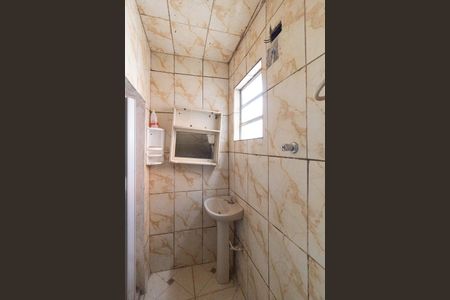 Banheiro de casa para alugar com 1 quarto, 27m² em Vila Menck, Osasco