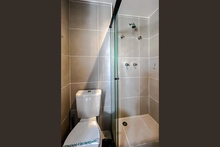 Banheiro de kitnet/studio para alugar com 1 quarto, 30m² em Barra Funda, São Paulo