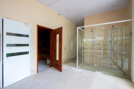 Apartamento à venda com 236m², 3 quartos e 4 vagas Apartamento à venda com 236m², 3 quartos e 4 vagasÁrea comum - Sauna