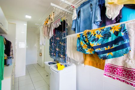 Apartamento à venda com 236m², 3 quartos e 4 vagas Apartamento à venda com 236m², 3 quartos e 4 vagasÁrea de serviço