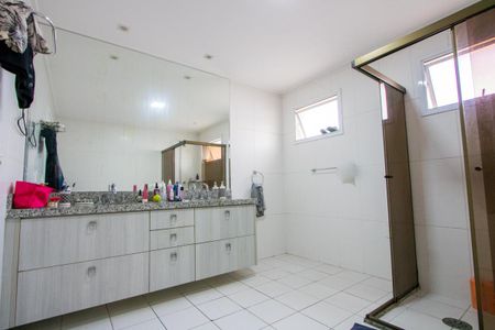 Apartamento à venda com 236m², 3 quartos e 4 vagas Apartamento à venda com 236m², 3 quartos e 4 vagasBanheiro do Quarto 1