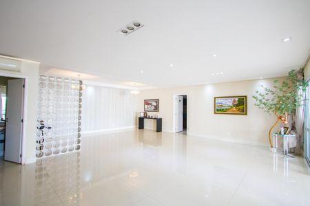 Apartamento à venda com 236m², 3 quartos e 4 vagas Apartamento à venda com 236m², 3 quartos e 4 vagasSala