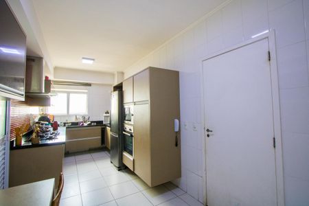 Apartamento à venda com 236m², 3 quartos e 4 vagas Apartamento à venda com 236m², 3 quartos e 4 vagasCozinha
