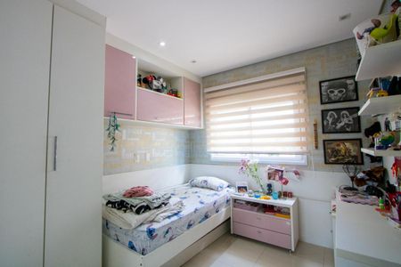 Apartamento à venda com 236m², 3 quartos e 4 vagas Apartamento à venda com 236m², 3 quartos e 4 vagasQuarto 2 - Suíte