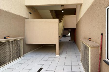 Apartamento para alugar com 47m², 2 quartos e 1 vaga Apartamento para alugar com 47m², 2 quartos e 1 vagaHall Prédio