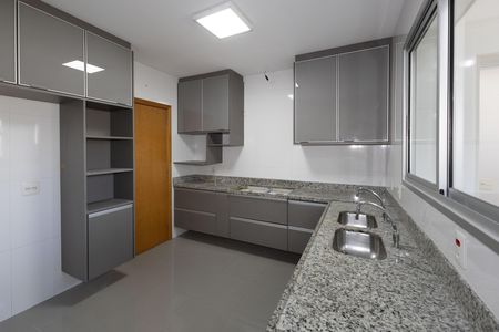 Apartamento à venda com 126m², 3 quartos e 2 vagasCozinha
