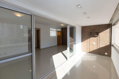 Apartamento à venda com 126m², 3 quartos e 2 vagasVaranda da Sala