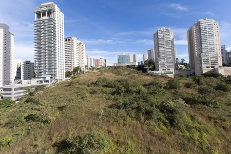 Apartamento à venda com 126m², 3 quartos e 2 vagasVista da Suíte 1