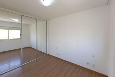 Apartamento à venda com 126m², 3 quartos e 2 vagasSuíte 1