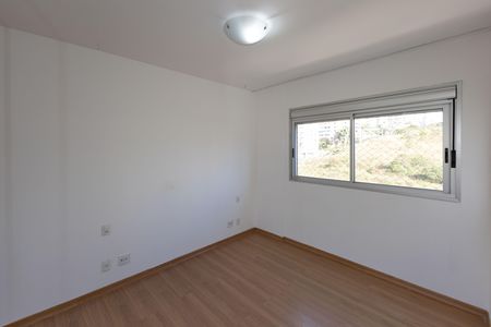 Apartamento à venda com 126m², 3 quartos e 2 vagasSuíte 1