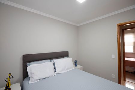 Quarto 2 de apartamento para alugar com 2 quartos, 36m² em Vila Mazzei, São Paulo