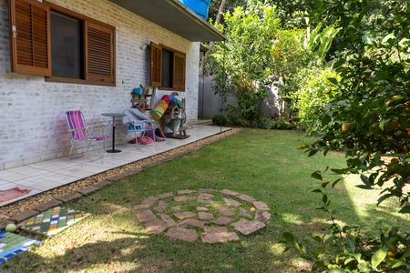 Casa de condomínio para alugar com 500m², 3 quartos e 2 vagasJardim