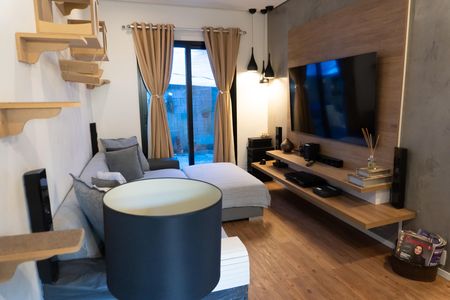 Sala de TV de casa de condomínio para alugar com 3 quartos, 140m² em Pousada dos Bandeirantes, Carapicuíba