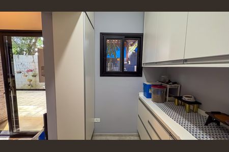 Casa de condomínio para alugar com 500m², 3 quartos e 2 vagasLavanderia