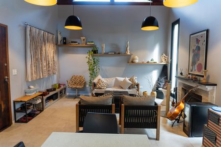 Sala de casa de condomínio para alugar com 3 quartos, 140m² em Pousada dos Bandeirantes, Carapicuíba