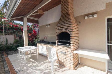 Casa de condomínio à venda com 110m², 3 quartos e 2 vagasÁrea comum - Churrasqueira
