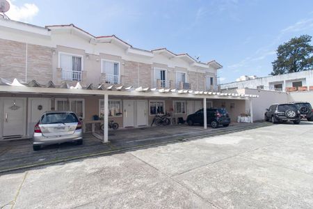 Casa de condomínio à venda com 110m², 3 quartos e 2 vagasFachada