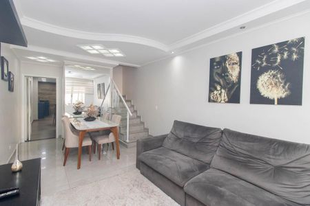 Casa de condomínio à venda com 110m², 3 quartos e 2 vagasSala