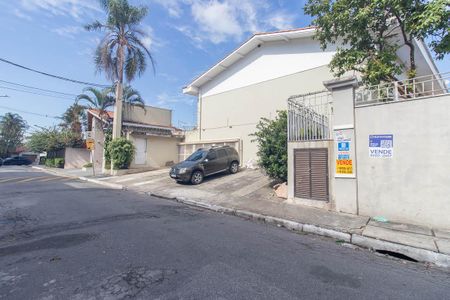 Casa de condomínio à venda com 110m², 3 quartos e 2 vagasFachada