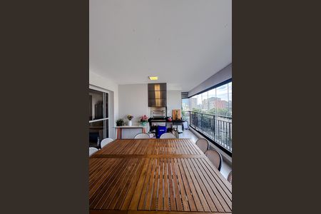 Apartamento à venda com 123m², 3 quartos e 2 vagas Apartamento à venda com 123m², 3 quartos e 2 vagasVaranda da Sala