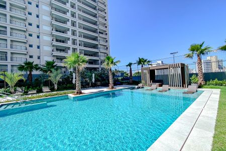 Apartamento à venda com 123m², 3 quartos e 2 vagas Apartamento à venda com 123m², 3 quartos e 2 vagasÁrea comum - Piscina